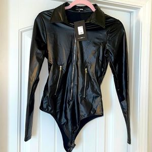 Black leather bodysuit!‼️🖤🖤🖤
